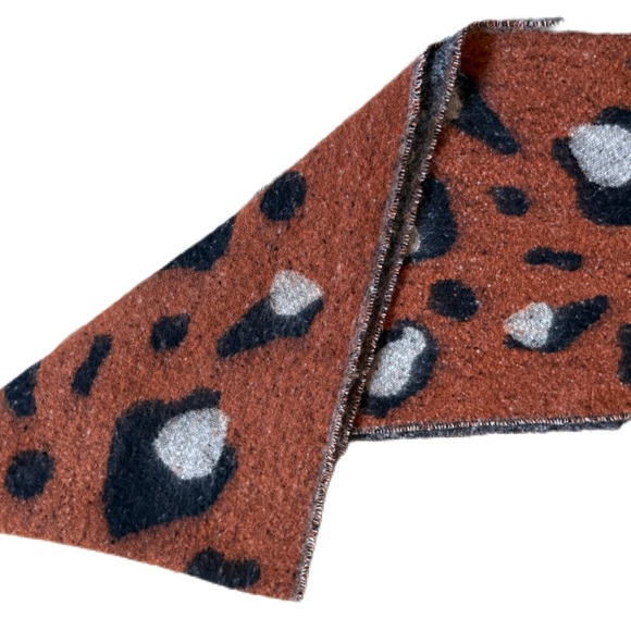 Laundry By Shelli Segal Leopard Print Scarf Wrap - Animal Print - Shawl One Size - Picture 1 of 9